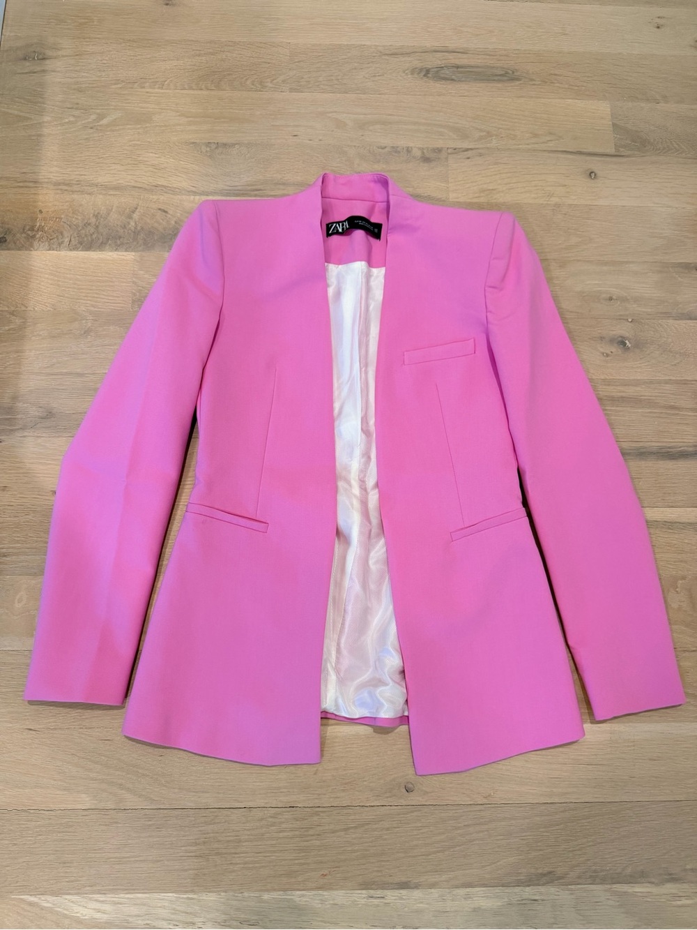 Zara NWOT Women’s Pink Blazer Jacket with shoulder pads, size XS